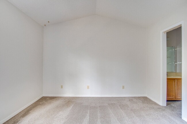 Building Photo - Foxborough 2BR/1.5BA Townhome – Back Deck, Available 12/12- Pet Friendly!