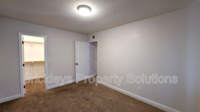 Building Photo - 2029 S Nina Cir