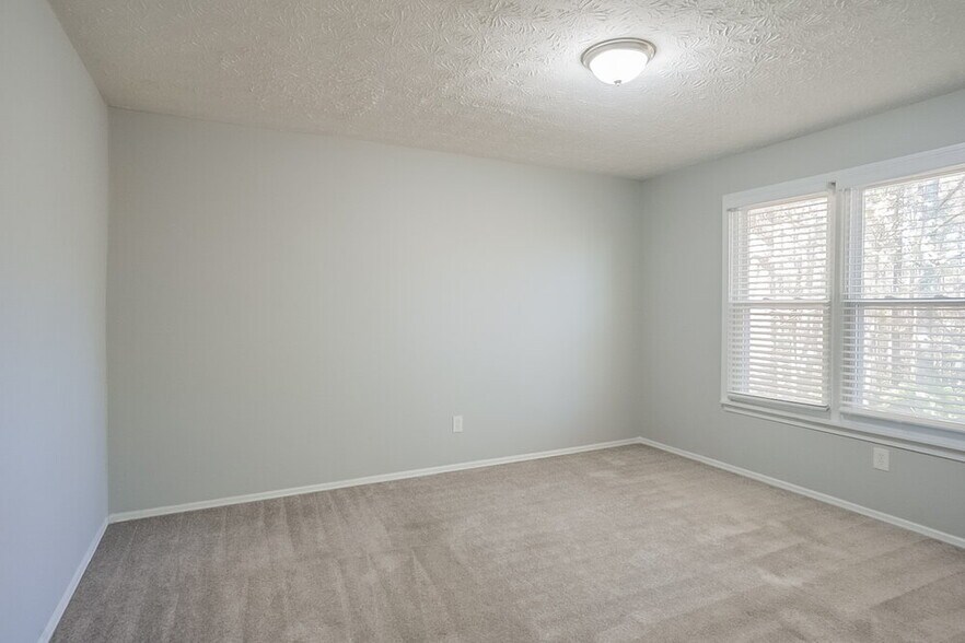Building Photo - 5355 Forest Downs Cir