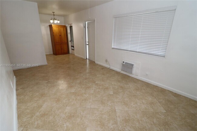 Building Photo - 1708 N 16th Ave