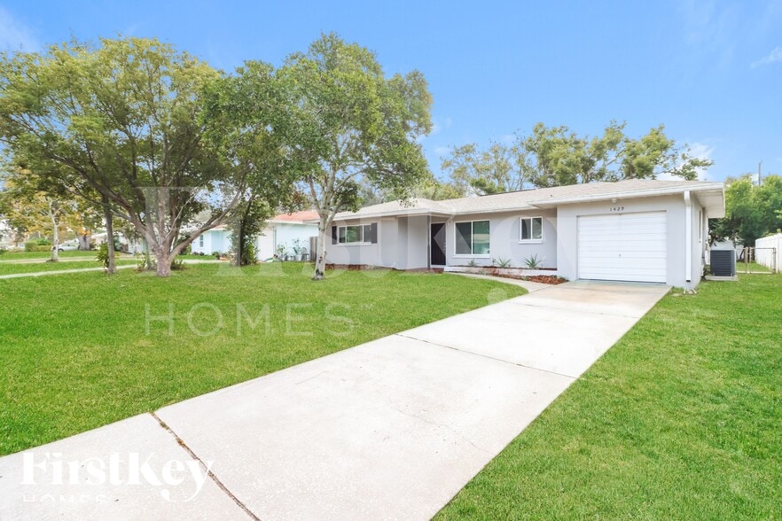 Building Photo - 1429 Satsuma St