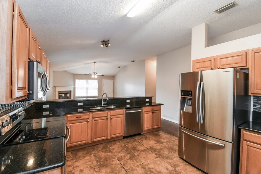 Building Photo - 2530 Fox Hill Ln