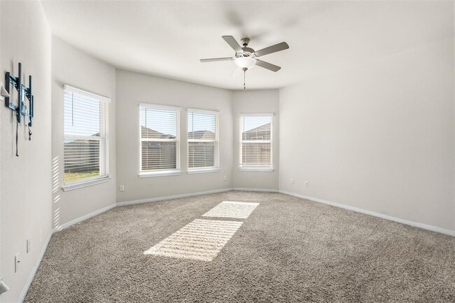 Building Photo - 520 Loriner Wy