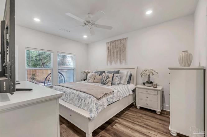 Building Photo - 4675 Geneva Dr