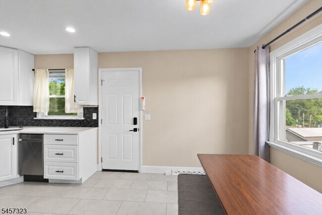 Building Photo - 58 Jardine Rd