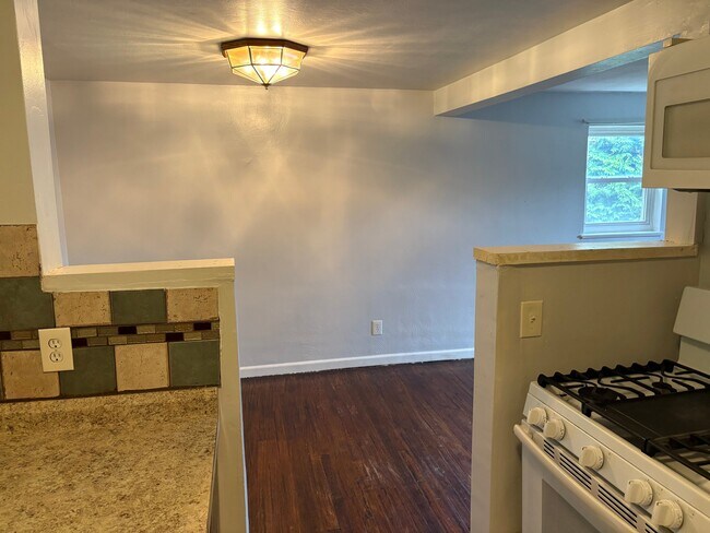 Building Photo - 46 Wenzell Pl