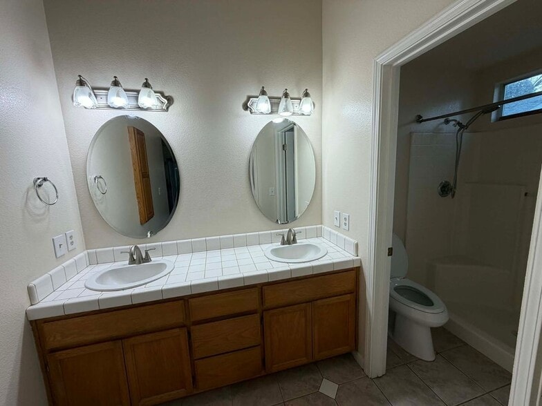 Building Photo - 1965 Shelby Rd