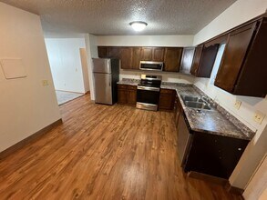 Building Photo - Large 3 bedroom apartment close to Sawyer Elementary, great for families