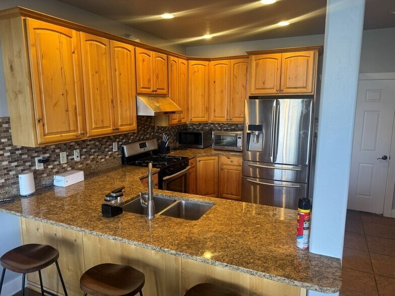 Building Photo - 5476 Cross Country Way