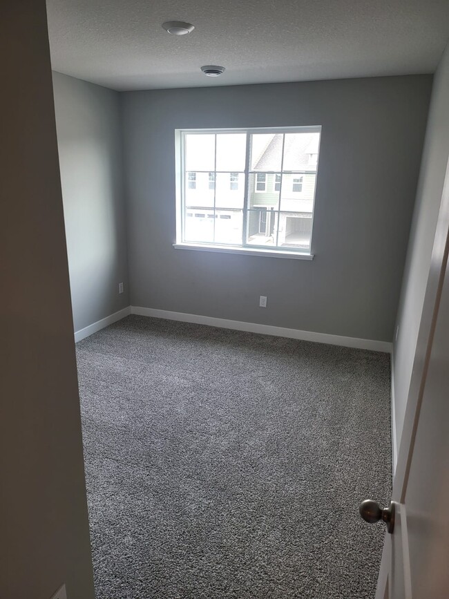 Building Photo - 17042 Dysart Pl