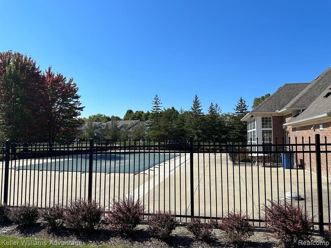Building Photo - 16748 Dover Dr