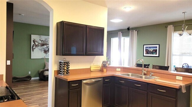 Building Photo - 162 Crystal Oak Dr