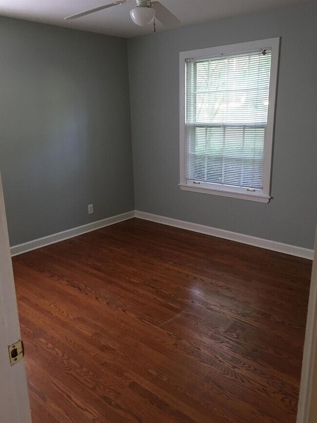 Building Photo - 700 Canebrake Dr