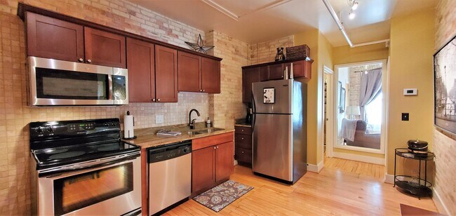 Building Photo - Off-Season Rental 1 Bedroom Condo Grand Tr...
