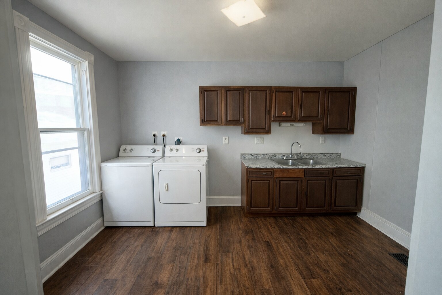 Building Photo - 312 Walker Ave