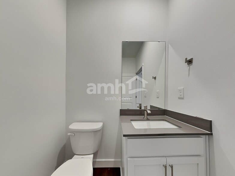 Building Photo - 7742 Brenden St SW