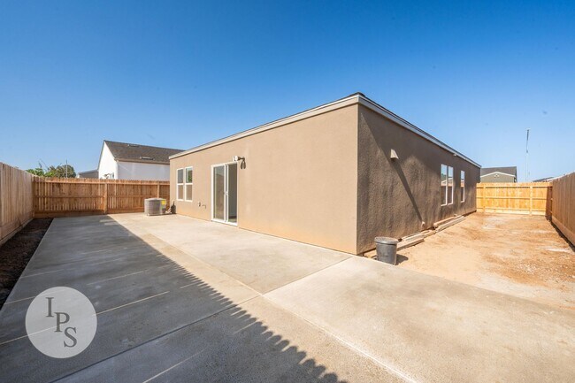 Building Photo - BRAND NEW CUSD Fresno Home, 3BR/2BA - Lots...