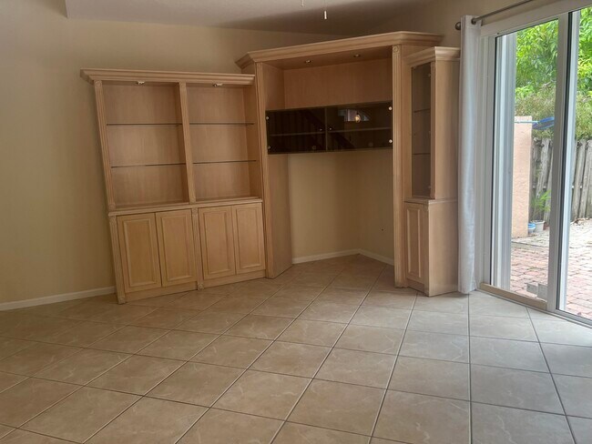 Building Photo - 315 NW 158th Ln