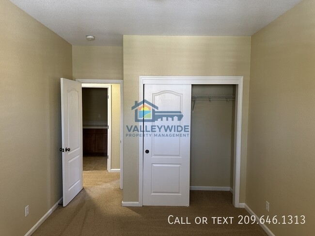 Building Photo - 2704 Acapulco Way