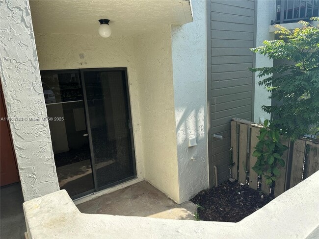 Building Photo - 5595 Courtyard Dr