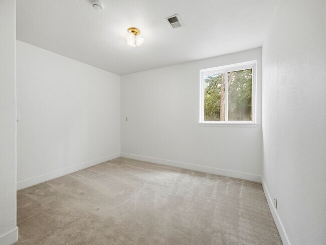 Building Photo - 2742 Pampas Dr