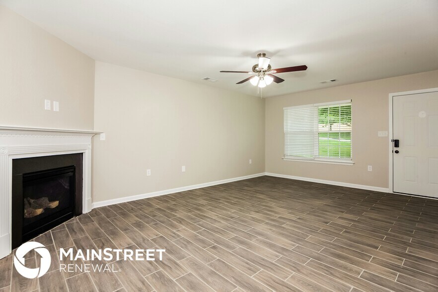 Building Photo - 544 River View Dr