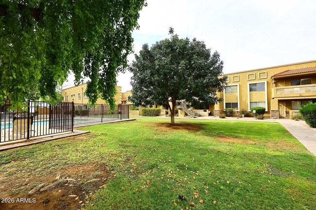 Building Photo - 303 N Miller Rd