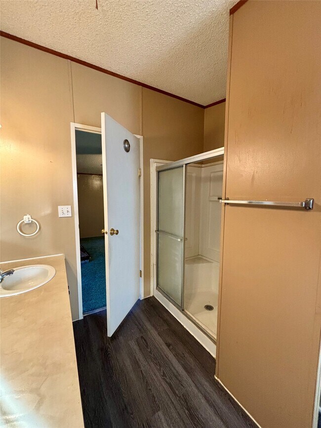 Building Photo - 111 Lakeside Woods Dr