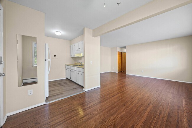 Building Photo - 146 Woodhill Dr