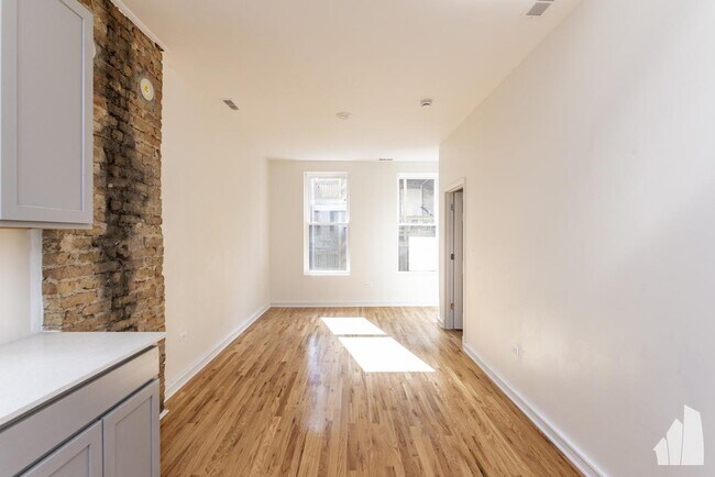 Building Photo - 1638 W 18th Pl