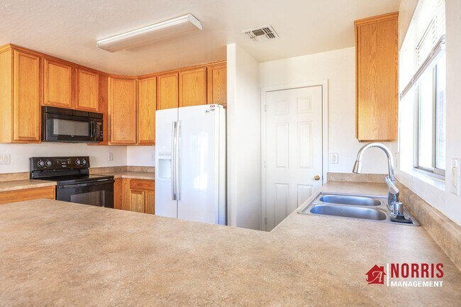 Building Photo - Spacious Home in Magic Ranch in Florence