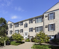 Building Photo - Coventry Square Apartments