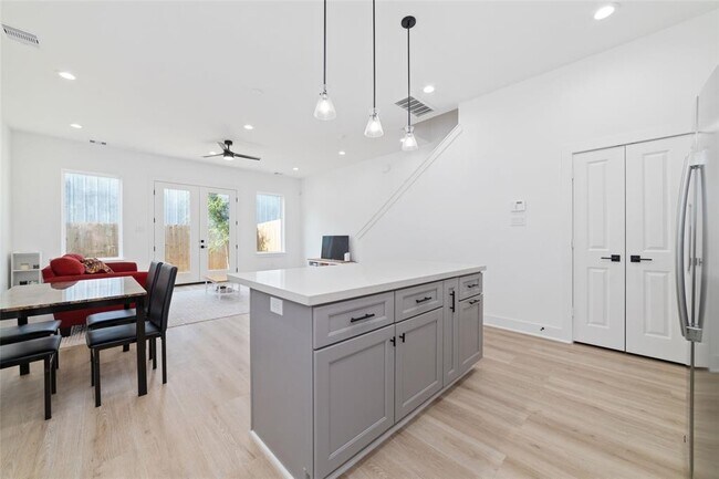 Building Photo - 3444 Bolin Rd