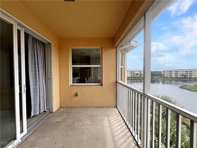 Building Photo - 8550 Kingbird Loop