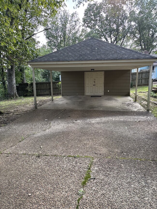 Building Photo - 8375 Rembrook Dr