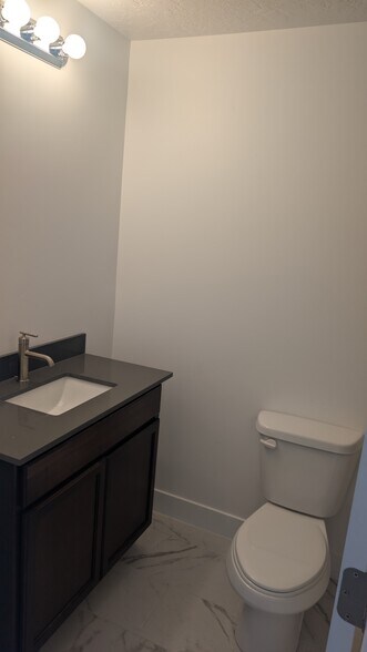 Building Photo - 163 W 1015 N