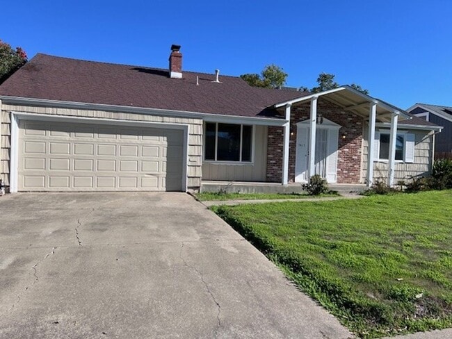 Primary Photo - Freshly painted Parkway home close to scho...