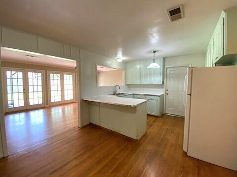 Building Photo - 5537 Lincrest Ln