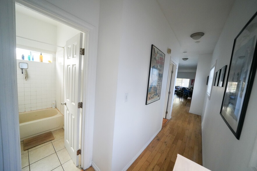 Building Photo - 1631 Morton Ave