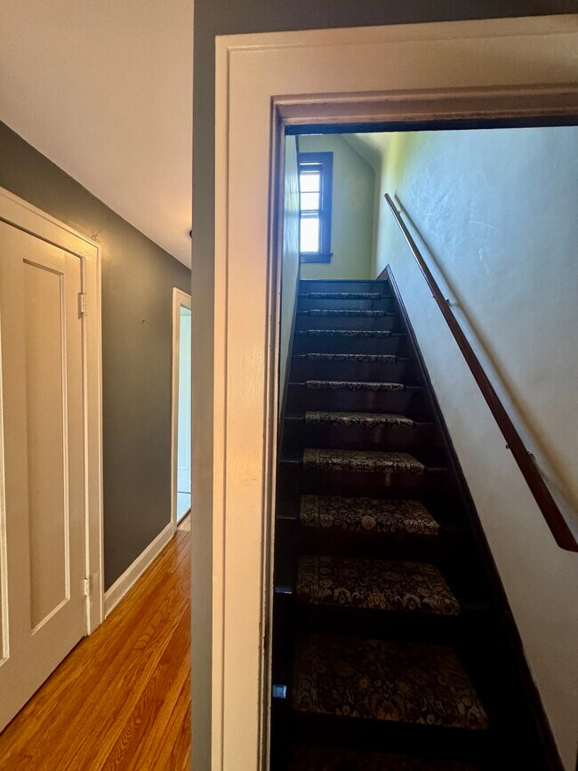 Building Photo - 3403 Dellwood Rd