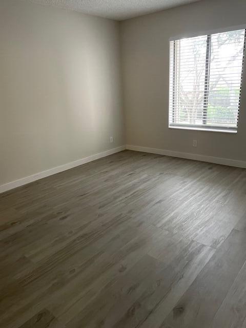 Building Photo - 204 Foxtail Dr