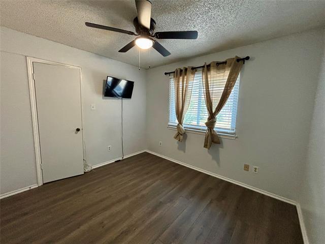 Building Photo - 811 Midcreek Dr