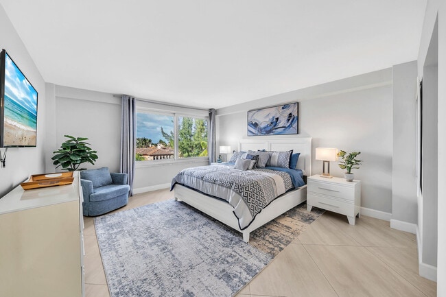 Building Photo - 170 N Ocean Blvd