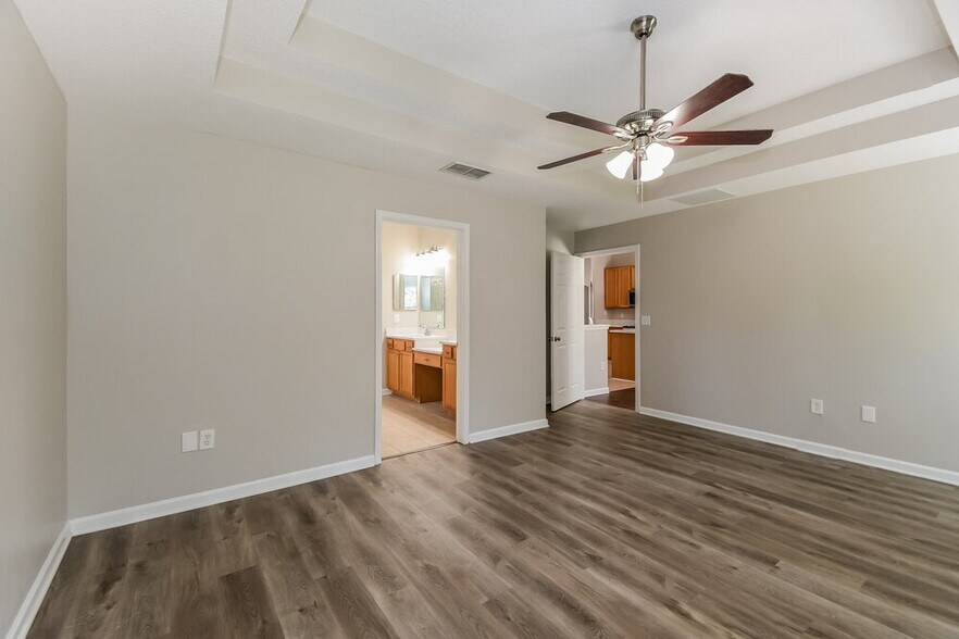 Building Photo - 2507 Creekfront Dr