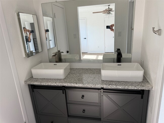 Building Photo - 6649 Westwick Dr