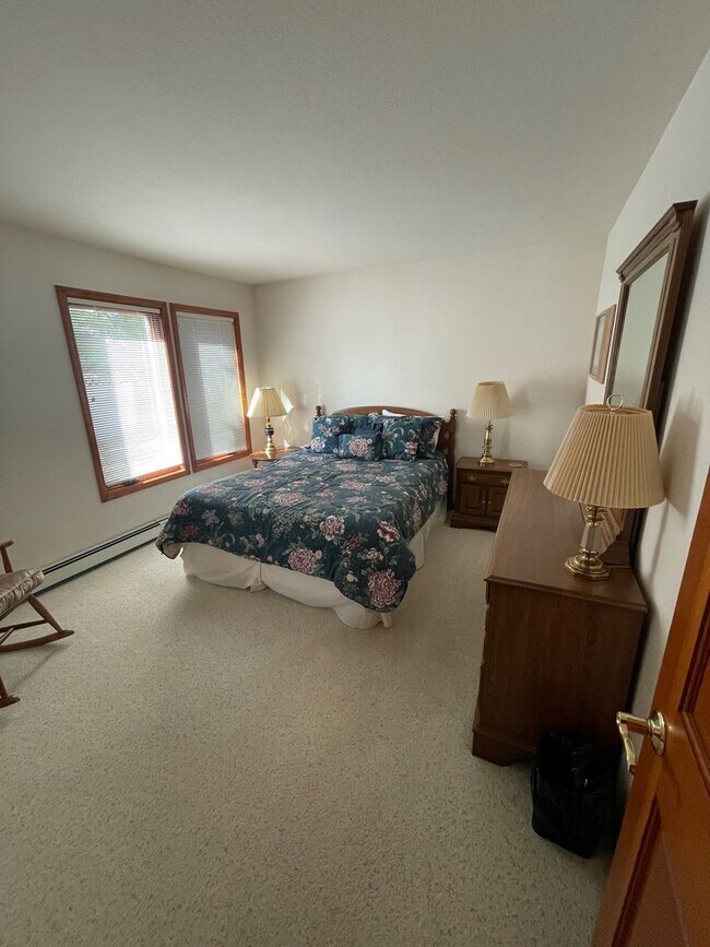 Building Photo - Large fully furnished beautiful home w/ boat dock avail. for a longterm lease or seasonal lease! ...