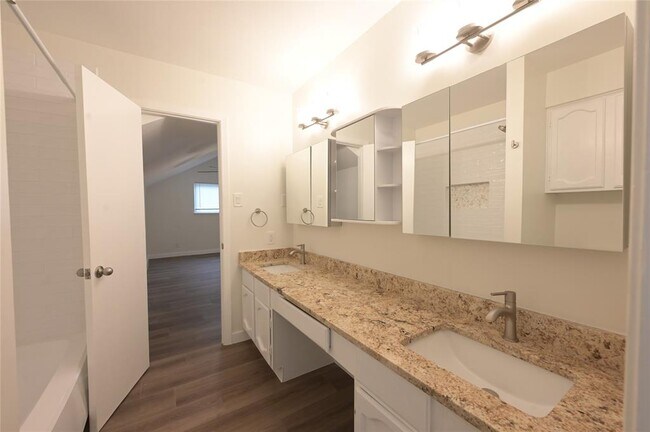 Building Photo - 7403 Ferndale Cir