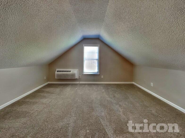 Building Photo - 46 Albemarle Dr