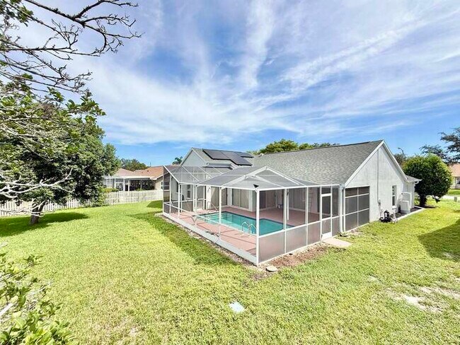 Building Photo - 1347 Overland Dr