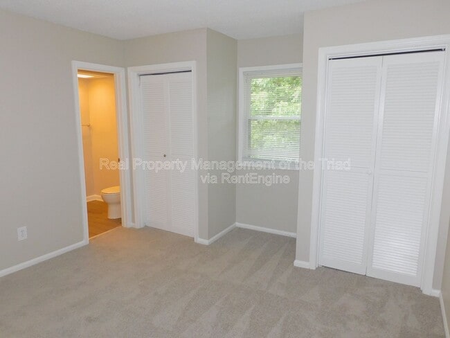 Building Photo - 911 Tipperary Dr
